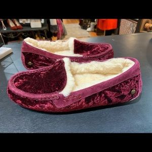 UGG Shoes - UGG loafer/slipper UGG Shoes - UGG loafer/slipper